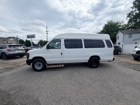 Used 2014 Ford E-250 and Econoline 250 Extended w/ Power Group RWD image 72