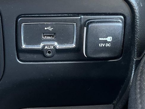 Used 2017 Jeep Renegade Latitude image 22