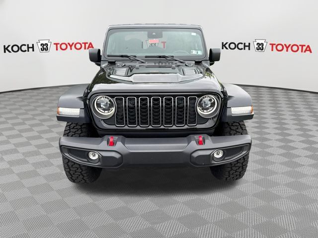 Used 2025 Jeep Wrangler Unlimited Rubicon AWD/4WD image 2