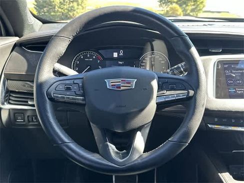 Used 2023 Cadillac XT4 Sport image 8