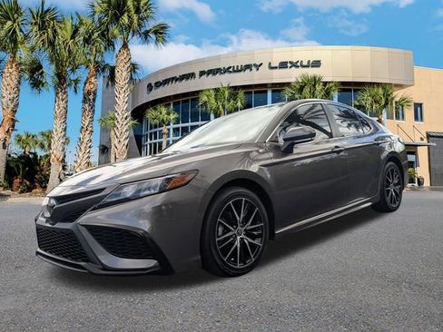 Used 2022 Toyota Camry SE FWD image 9