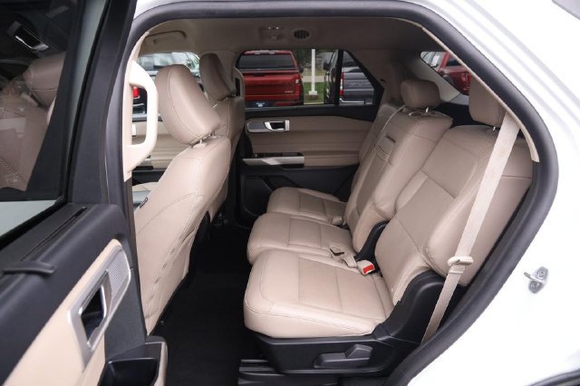 Used 2023 Ford Explorer Limited AWD/4WD image 10