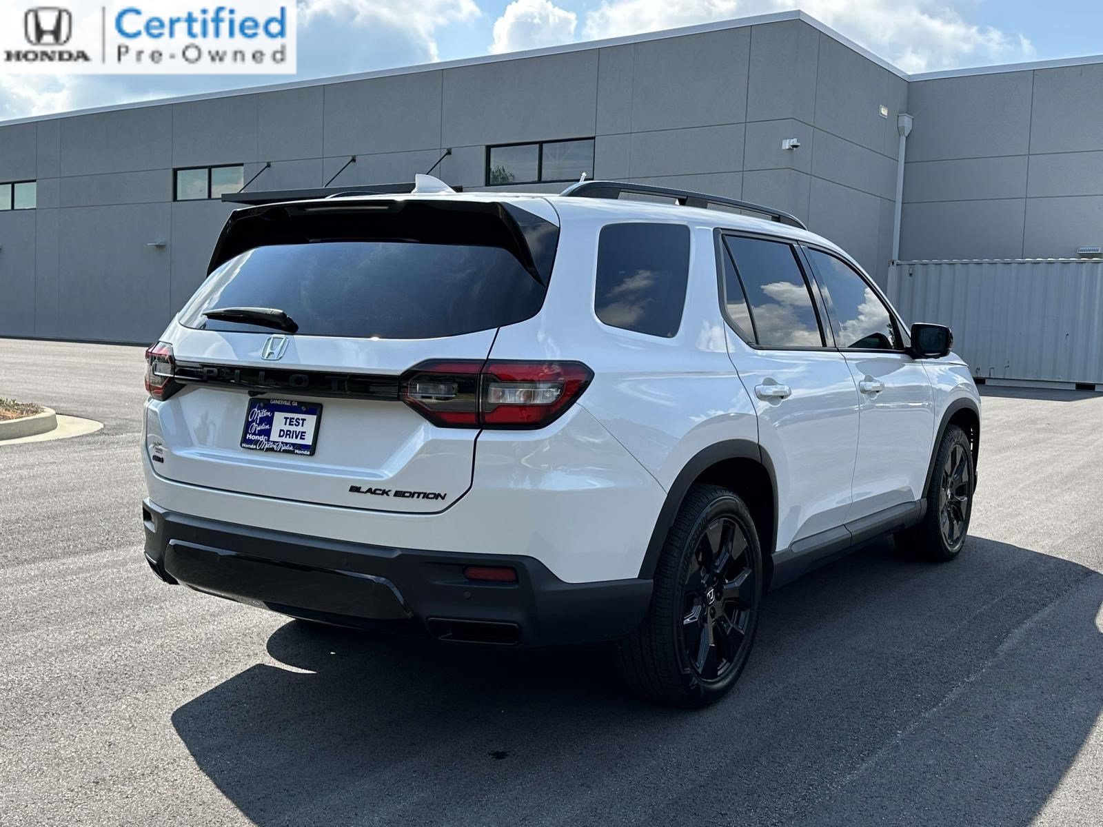 Certified 2026 Honda Pilot Black Edition image 27