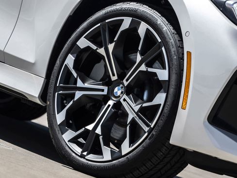 Used 2025 BMW 330i xDrive Sedan w/ Premium Package image 5