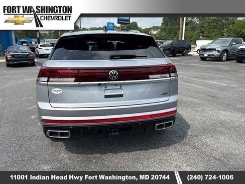 Used 2024 Volkswagen Atlas Cross Sport SEL R-Line AWD/4WD image 4