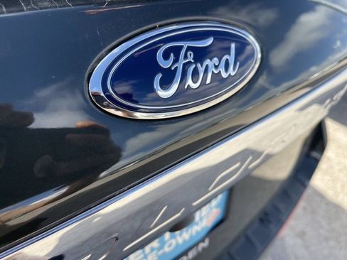 Used 2024 Ford Explorer XLT image 6