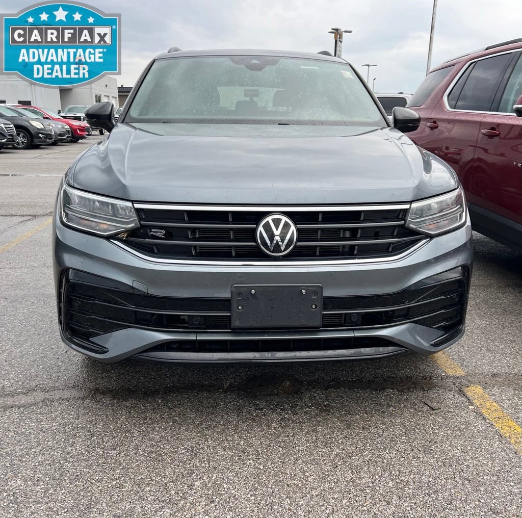 Used 2022 Volkswagen Tiguan SE R-Line AWD/4WD image 2
