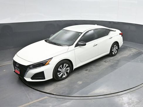 Used 2025 Nissan Altima 2.5 S image 32