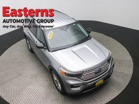 Used 2023 Ford Explorer Limited w/ Equipment Group 301A image 3