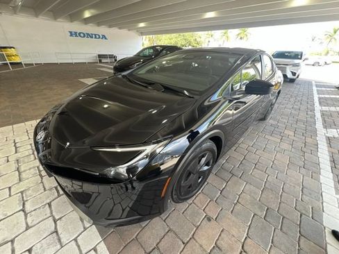 Used 2025 Toyota Prius Plug-In Hybrid FWD image 1