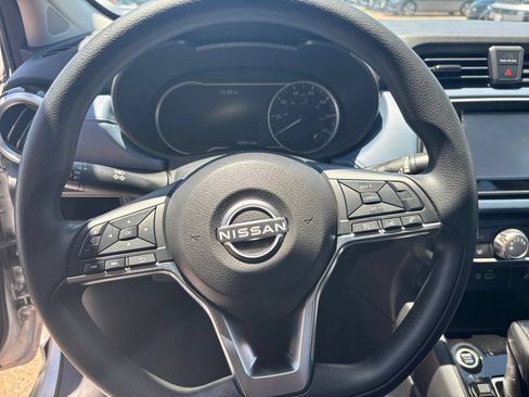 Used 2025 Nissan Versa SV FWD image 25