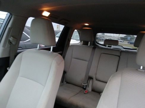 Used 2019 Toyota Highlander LE image 11