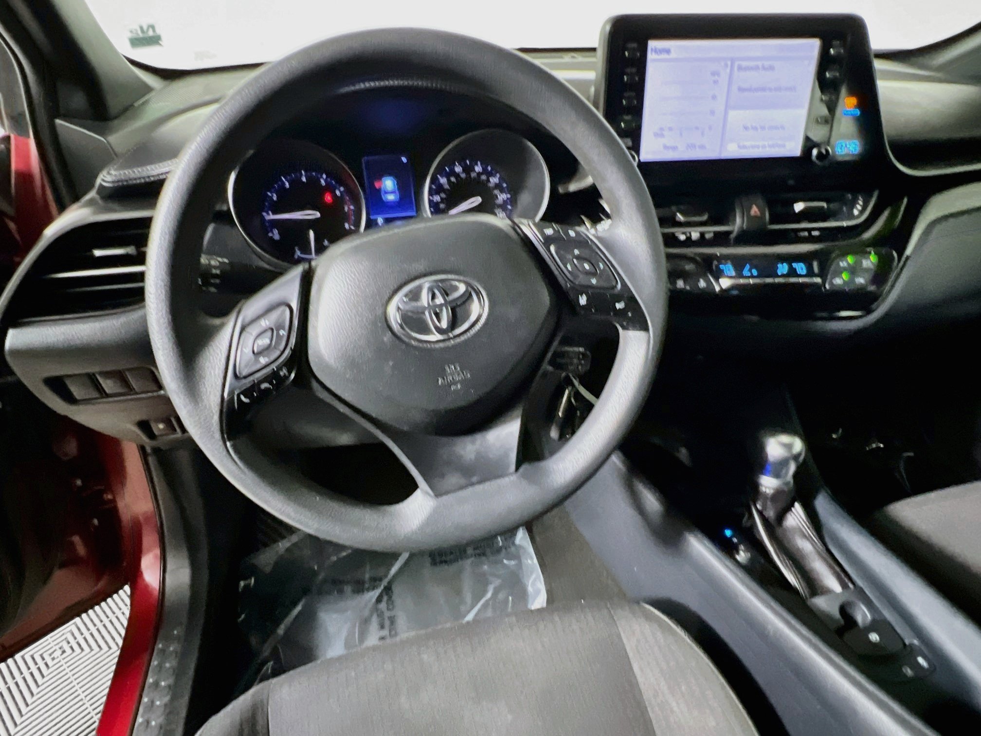 Used 2019 Toyota C-HR LE FWD image 18