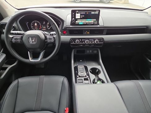 Used 2025 Honda Pilot EX-L image 23