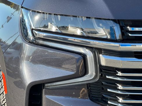 Used 2023 Chevrolet Suburban Premier AWD/4WD image 43