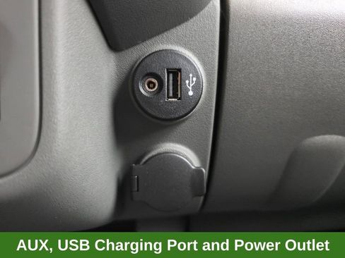 Used 2021 Nissan Frontier SV image 29