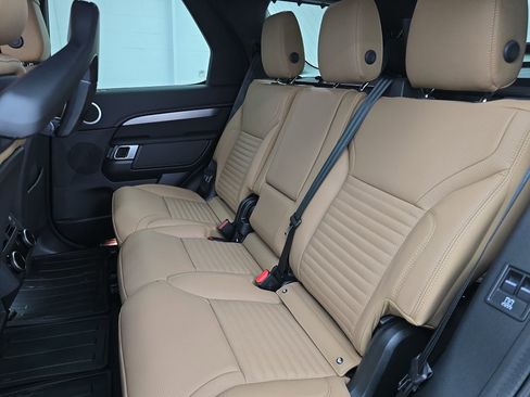 New 2026 Land Rover Discovery Dynamic SE AWD/4WD image 14