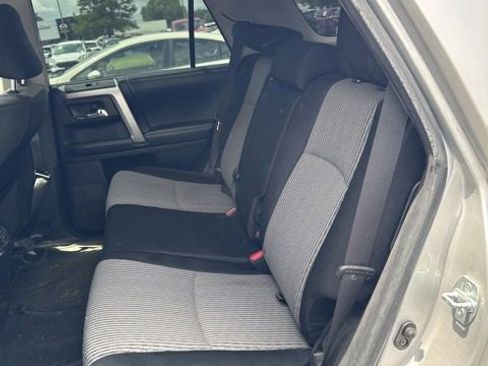 Used 2015 Toyota 4Runner SR5 AWD/4WD image 7