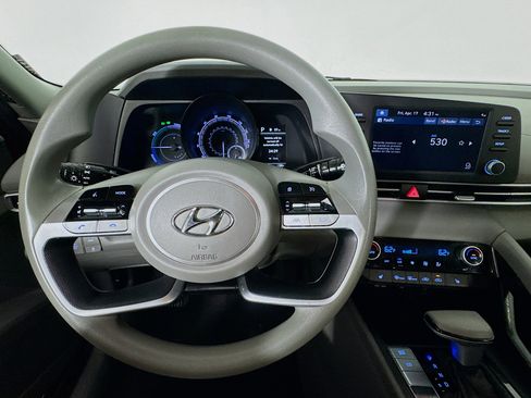 Used 2023 Hyundai Elantra Blue image 11