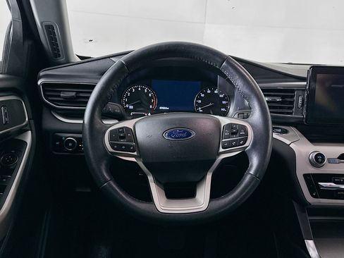 Used 2024 Ford Explorer XLT w/ Equipment Group 202A image 18