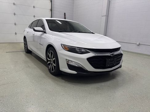 Used 2022 Chevrolet Malibu RS image 2