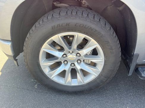 Used 2020 Chevrolet Silverado 1500 LTZ w/ LTZ Premium Package image 12