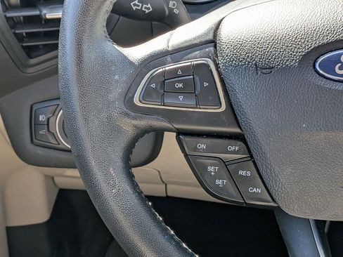 Used 2019 Ford Escape SEL AWD/4WD image 17
