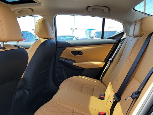 Used 2025 Nissan Sentra SV w/ SV Premium Package FWD image 10