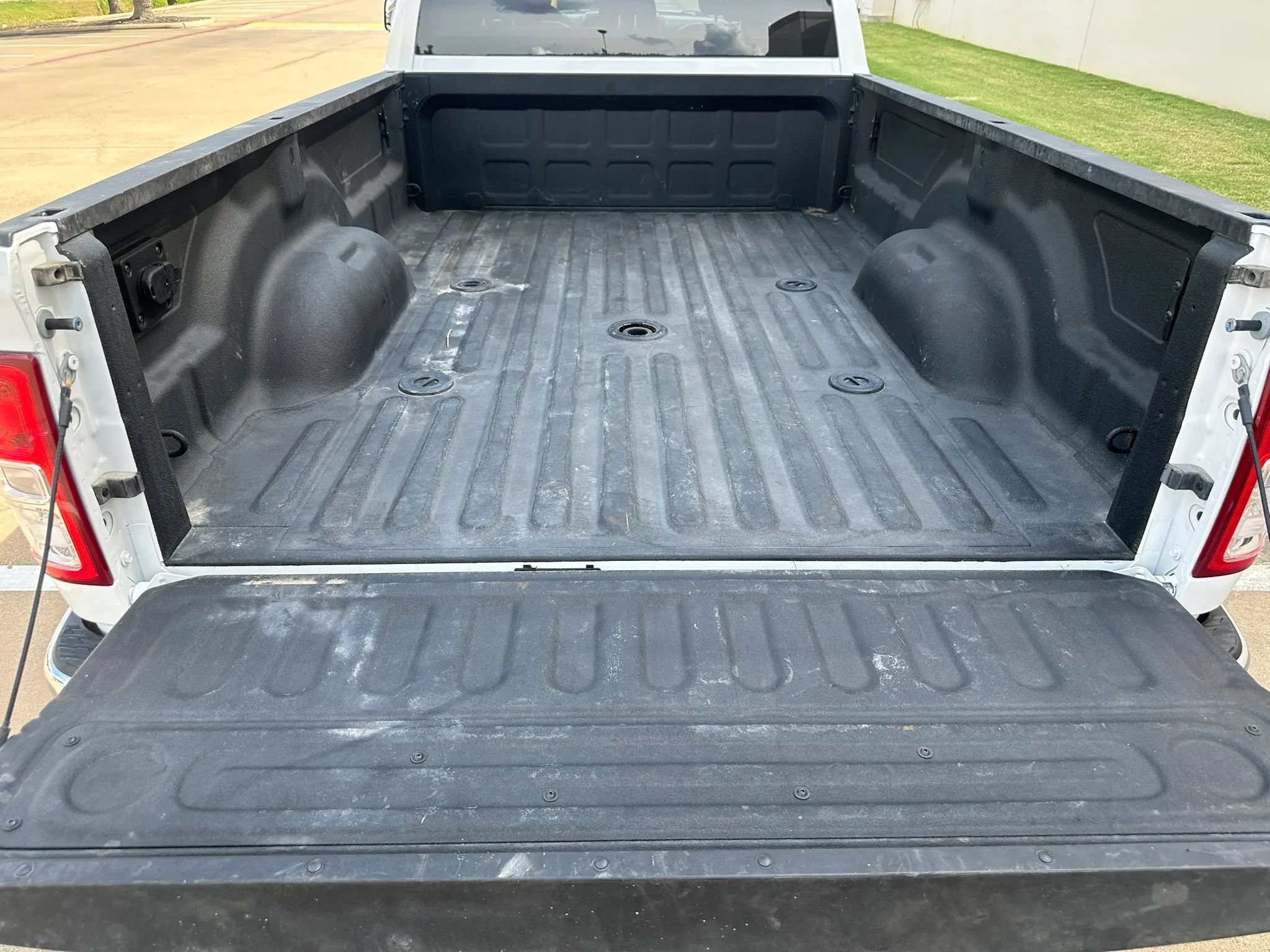Used 2021 RAM 3500 Tradesman w/ Chrome Appearance Group AWD/4WD image 16
