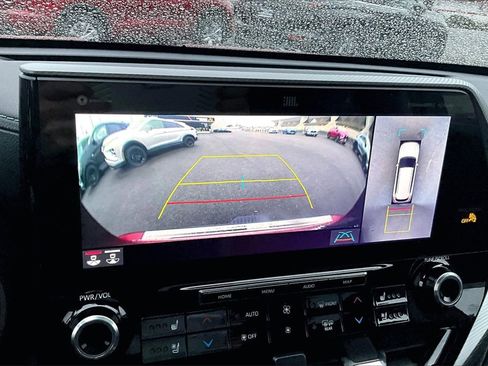 Used 2022 Toyota Highlander Platinum image 21