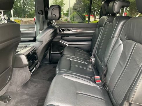 Used 2022 Jeep Wagoneer Series II AWD/4WD image 17