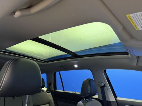 Certified 2023 Volkswagen Atlas SE w/ Panoramic Sunroof Package FWD image 25