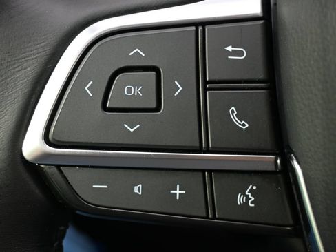 Used 2021 Toyota Highlander XLE AWD/4WD image 33