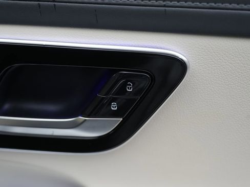 Used 2023 Mercedes-Benz GLC 300 4MATIC w/ Exclusive Trim Package image 43