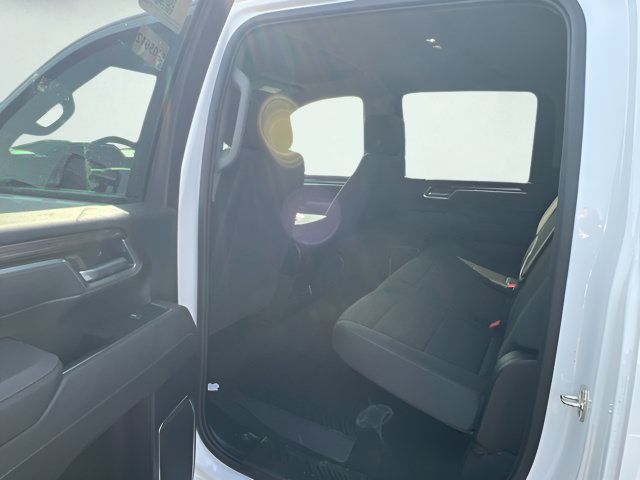 Used 2026 Chevrolet Silverado 3500 LT AWD/4WD image 9