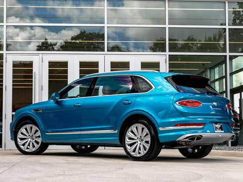 New 2025 Bentley Bentayga Extended Wheelbase image 18