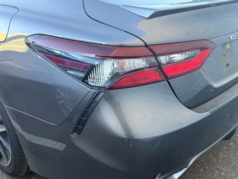 Used 2021 Toyota Camry SE image 14