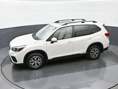 Used 2021 Subaru Forester Premium AWD/4WD image 34