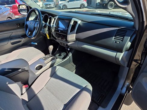 Used 2013 Toyota Tacoma 4x4 Double Cab image 9