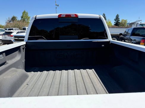 Used 2018 GMC Sierra 1500 SLT w/ SLT Premium Package AWD/4WD image 7