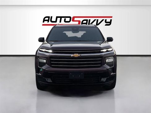 Used 2025 Chevrolet Traverse High Country image 2