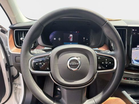 Used 2024 Volvo XC60 B5 Plus AWD/4WD image 24