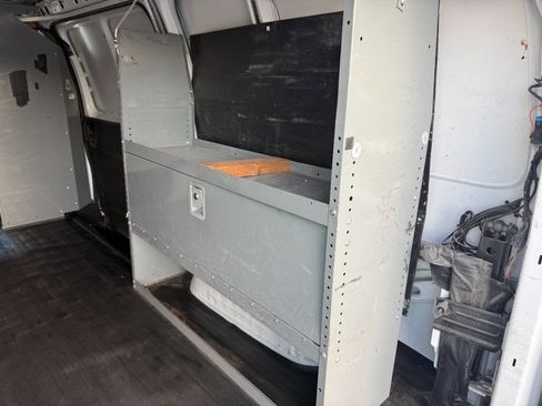 Used 2014 Chevrolet Express 2500 image 23