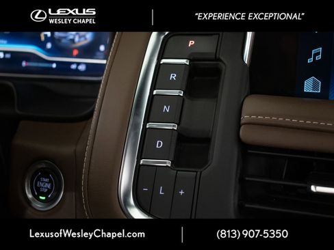 Used 2022 Chevrolet Suburban High Country w/ Premium Package 2 AWD/4WD image 41