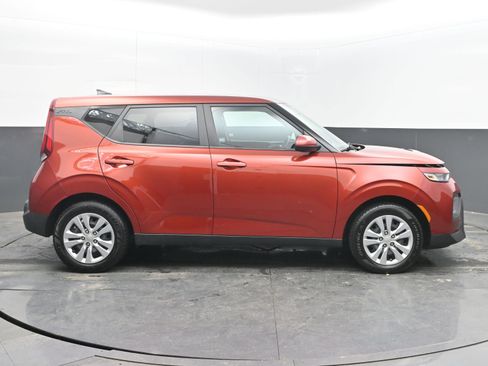 Used 2021 Kia Soul LX image 8