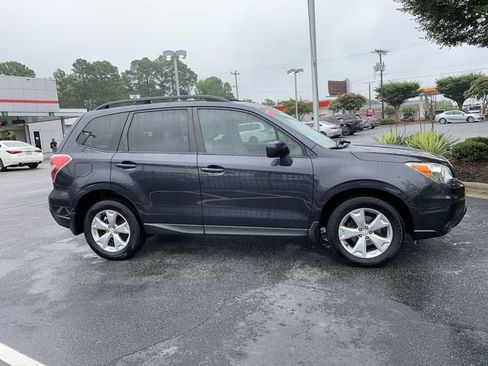 Used 2015 Subaru Forester 2.5i Premium w/ All-Weather Package AWD/4WD image 9