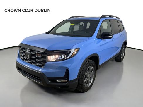 Used 2025 Honda Passport TrailSport image 1