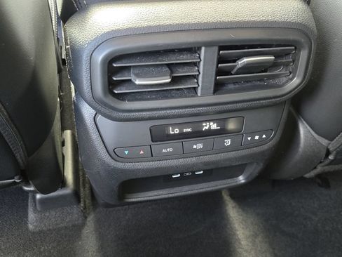 Used 2025 Honda Pilot EX-L image 13