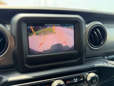 Used 2019 Jeep Wrangler Unlimited Sport S AWD/4WD image 27