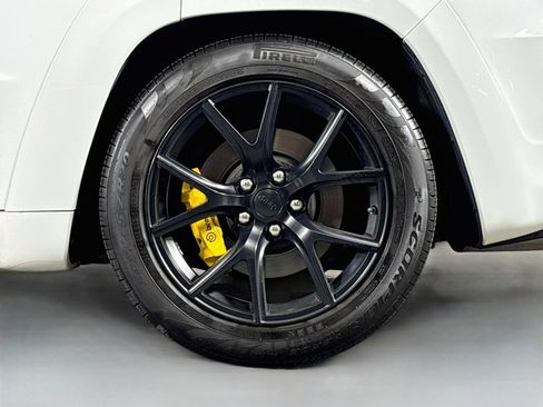 Used 2018 Jeep Grand Cherokee Trackhawk AWD/4WD image 36